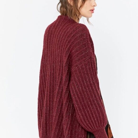 NWOT Urban Outfitters cardigan size S - Picture 3 of 7